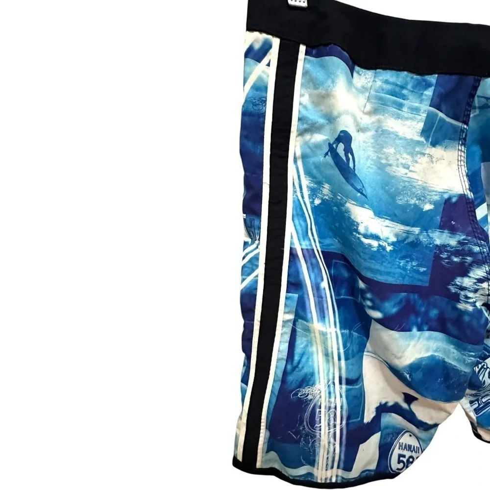 250 Hawaiian 581 | EUC Brazil Men’s Vintage Blue Surf Print Board Shorts (Sz 29)